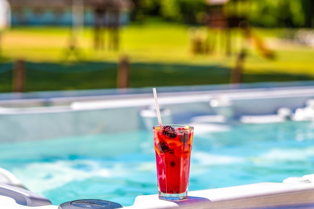 Zichy Park Hotel Bikacs Luaran gambar