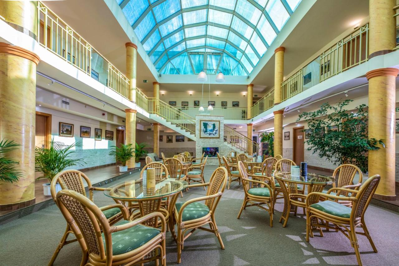 Zichy Park Hotel Bikacs Luaran gambar