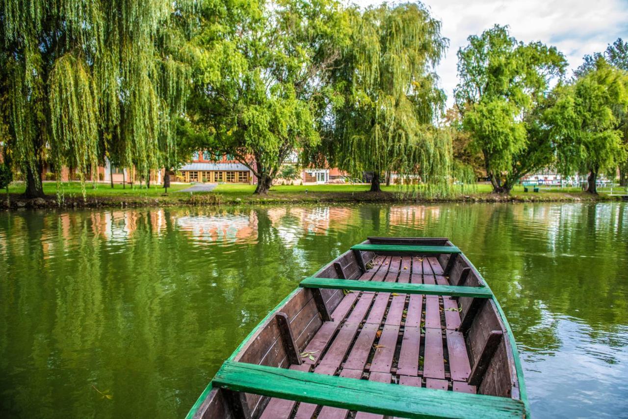 Zichy Park Hotel Bikacs Luaran gambar